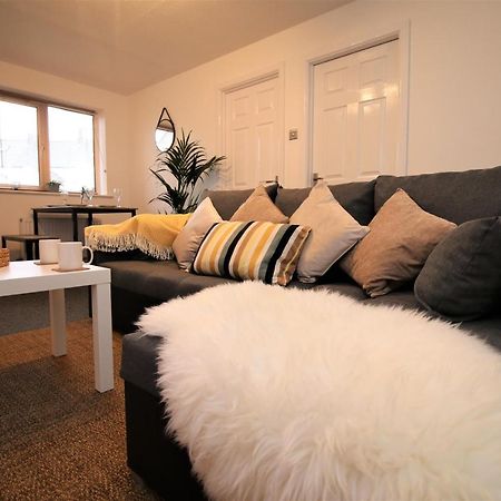 Thesiger Court Apartments - Free Private Parking - By Property Promise Cardiff Bagian luar foto
