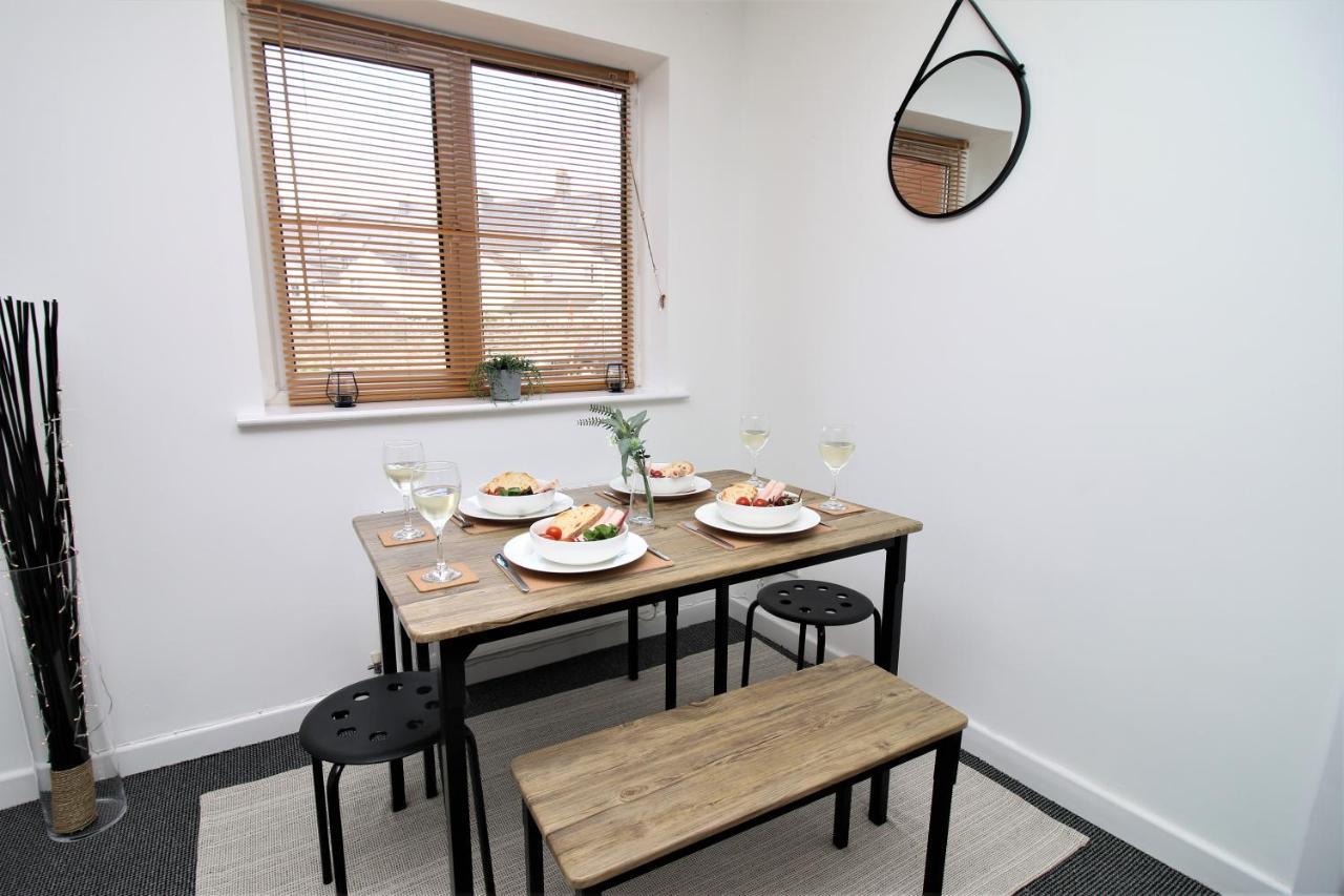 Thesiger Court Apartments - Free Private Parking - By Property Promise Cardiff Bagian luar foto