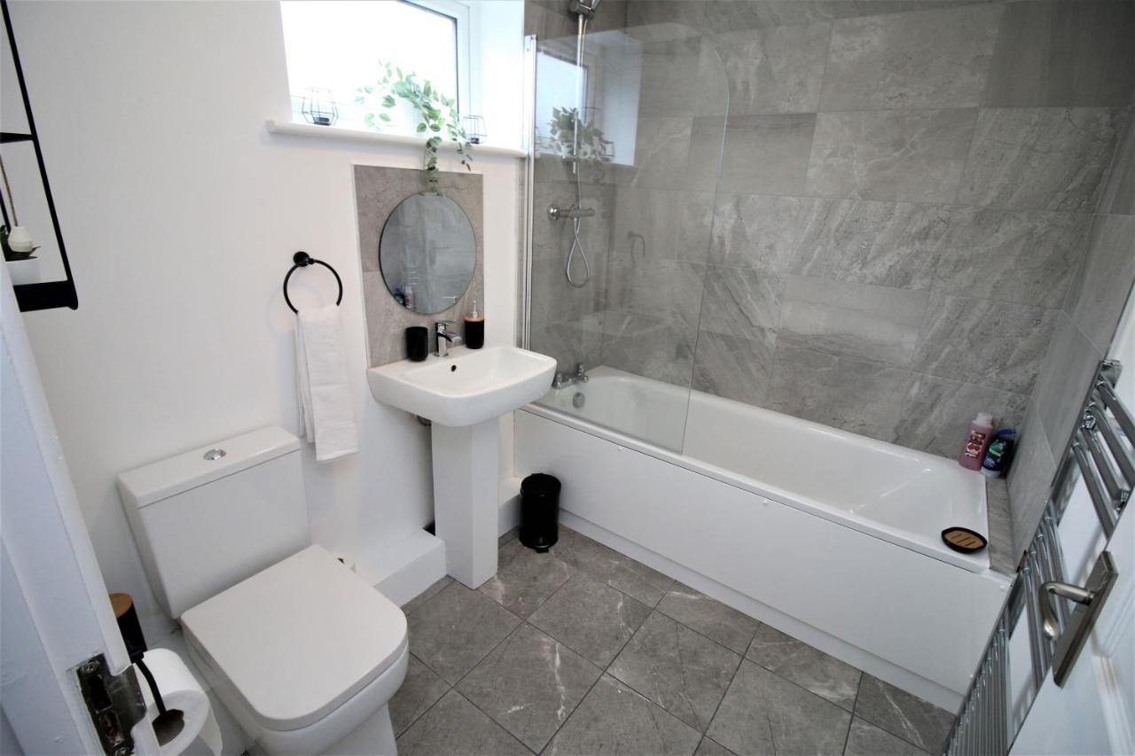Thesiger Court Apartments - Free Private Parking - By Property Promise Cardiff Bagian luar foto
